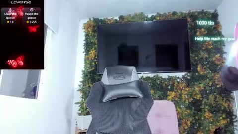 emily_palmeer online show from 06-16-26, 10:07