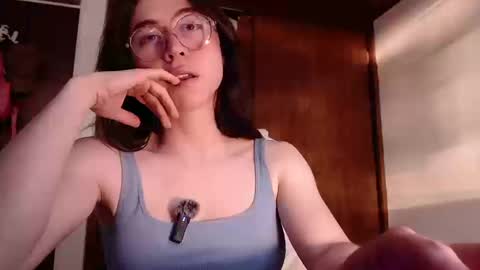 emily_pearl_ online show from 09-10-25, 10:32