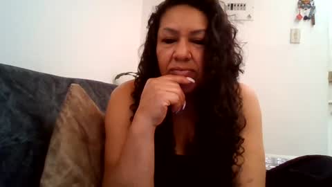 Snapshot of emily_queen5 chatting on 07-28-26, 02:13 Enily online show from 07-28-26, 02:13