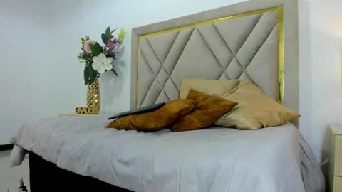 Emily online show from 10-17-25, 07:49