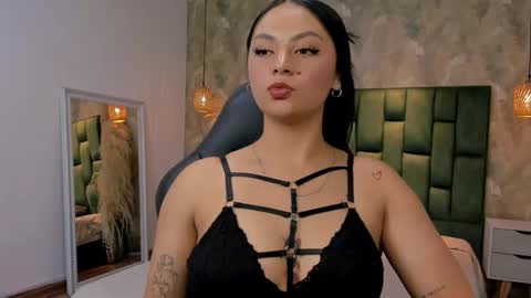Snapshot of emily_rosee__ chatting on 05-07-26, 07:30 Emily online show from 05-07-26, 07:30