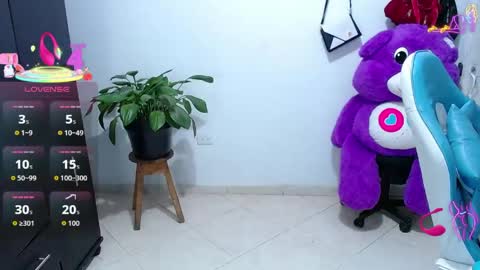 Snapshot of emily_rosse04 chatting on 04-18-26, 11:38 online show from 04-18-26, 11:38