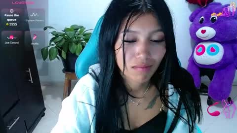 Snapshot of emily_rosse04 chatting on 05-12-26, 04:20 online show from 05-12-26, 04:20