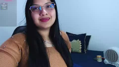 Snapshot of emily_rousee1 chatting on 03-19-26, 02:48 Sofia Gomez online show from 03-19-26, 02:48