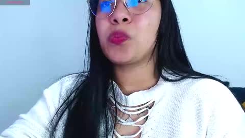 Snapshot of emily_rousee1 chatting on 03-22-26, 03:21 Sofia Gomez online show from 03-22-26, 03:21