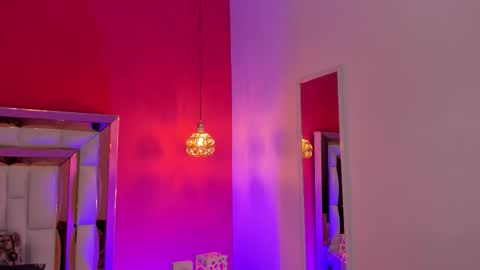 Snapshot of emily_sexy3 chatting on 09-11-25, 11:32 Emily online show from 09-11-25, 11:32