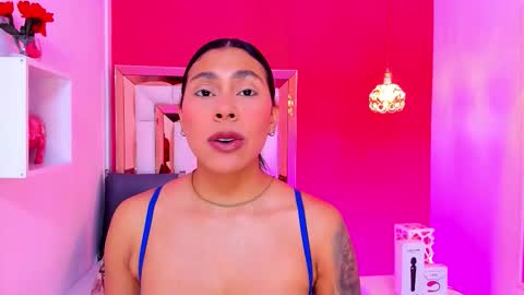 Snapshot of emily_sexy3 chatting on 09-12-25, 11:21 Emily online show from 09-12-25, 11:21