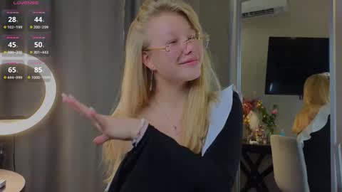 Snapshot of emily_shepard chatting on 09-09-25, 02:22 emily shepard online show from 09-09-25, 02:22