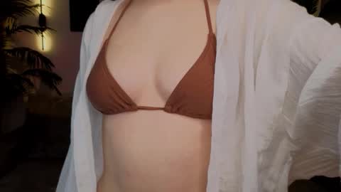 Snapshot of emily_shepard chatting on 10-17-25, 02:04 emily shepard online show from 10-17-25, 02:04