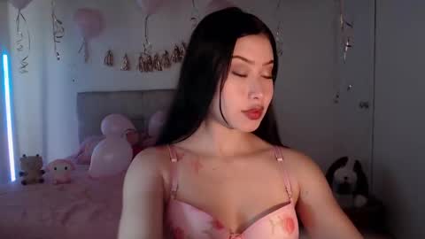 Emily  Swan online show from 01-04-25, 04:00