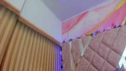 emily_velvet_ online show from 06-12-26, 06:40