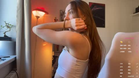 Lia online show from 04-27-26, 07:50