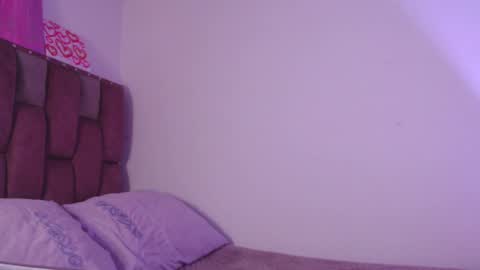 Snapshot of emily_w2 chatting on 02-17-25, 03:47 emily_w2 online show from 02-17-25, 03:47