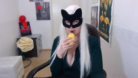 Snapshot of emily_york18 chatting on 02-19-25, 04:22 Emily online show from 02-19-25, 04:22