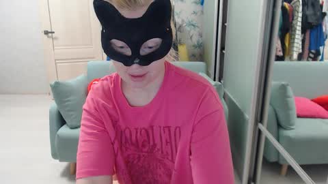 Emily online show from 04-06-26, 04:30