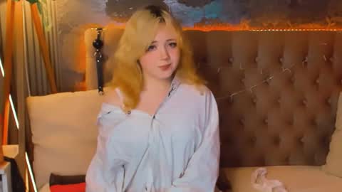 Baby Emelli online show from 05-07-26, 06:08
