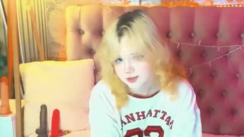 Baby Emelli online show from 05-21-26, 06:20