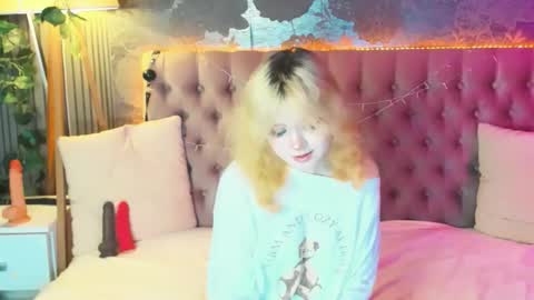 Baby Emelli online show from 05-25-26, 06:08