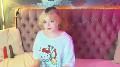 Baby Emelli online show from 05-28-26, 07:05