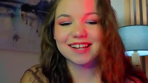 Snapshot of emilyart_ chatting on 12-05-24, 09:06 artist Emily online show from 12-05-24, 09:06