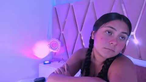 Snapshot of emilyblack_1 chatting on 04-28-26, 02:27 Emily online show from 04-28-26, 02:27