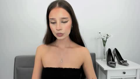 EmilyCharming online show from 10-30-25, 09:15