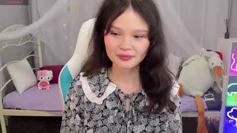 Emilyhaves online show from 12-21-25, 04:41