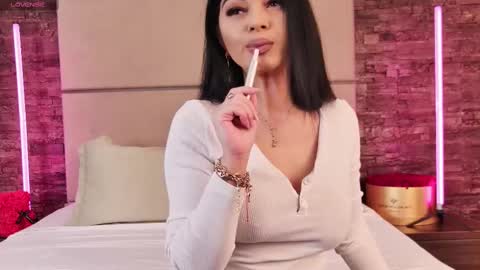 Emily online show from 03-07-25, 05:18