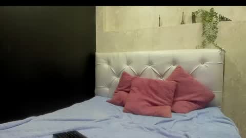 Emily online show from 06-10-26, 09:19