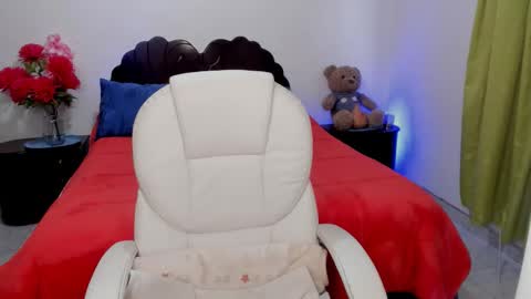  Emily Dolshe  online show from 02-25-26, 01:54