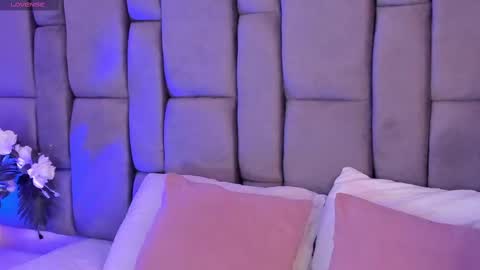 Emily Flame online show from 10-11-25, 12:15