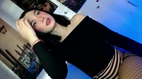 Snapshot of emilyfuckers chatting on 01-06-25, 01:09 ariane online show from 01-06-25, 01:09