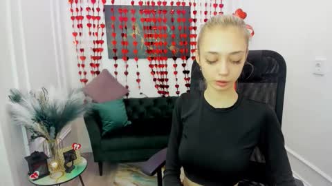 Snapshot of emilygraydis chatting on 02-16-26, 07:21 Emily online show from 02-16-26, 07:21