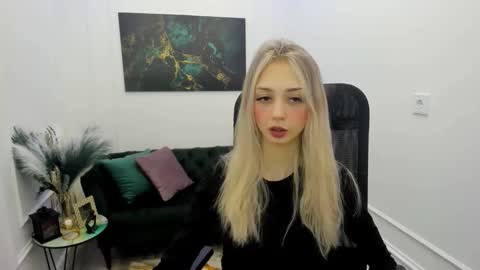 Snapshot of emilygraydis chatting on 02-24-26, 07:56 Emily online show from 02-24-26, 07:56