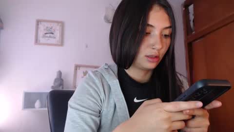 Emily Jang online show from 02-17-25, 03:09