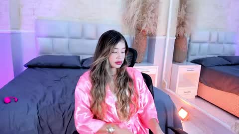 Snapshot of emilyjohnsoon_ chatting on 04-16-26, 02:40 EmilyJhonson online show from 04-16-26, 02:40