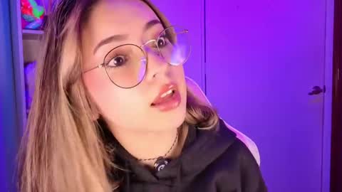 VALEEEN online show from 05-19-26, 03:18