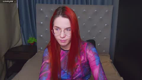 Snapshot of emilykents chatting on 12-10-24, 01:32 EmilyKents online show from 12-10-24, 01:32