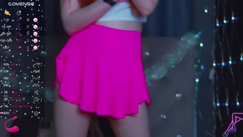 Snapshot of emilykents chatting on 12-23-24, 04:44 EmilyKents online show from 12-23-24, 04:44
