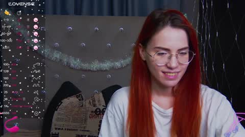 Snapshot of emilykents chatting on 01-06-25, 01:31 EmilyKents online show from 01-06-25, 01:31