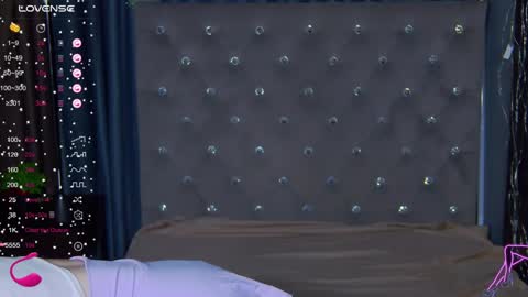 Snapshot of emilykents chatting on 02-02-25, 01:23 EmilyKents online show from 02-02-25, 01:23