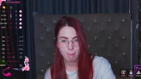 Snapshot of emilykents chatting on 03-05-25, 05:18 EmilyKents online show from 03-05-25, 05:18
