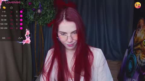 EmilyKents online show from 12-18-25, 01:33