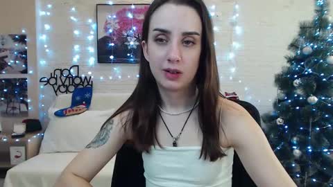 Snapshot of emilylayer chatting on 12-24-24, 12:33 Emyli online show from 12-24-24, 12:33