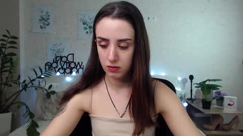 Snapshot of emilylayer chatting on 01-14-25, 09:20 Emyli online show from 01-14-25, 09:20