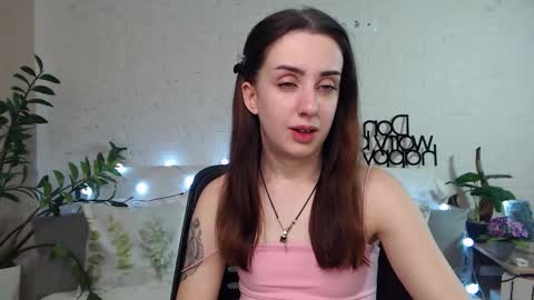 Snapshot of emilylayer chatting on 02-05-25, 09:07 Emyli online show from 02-05-25, 09:07