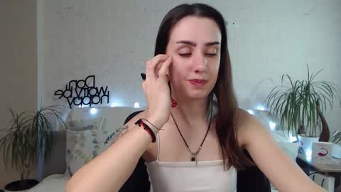 Snapshot of emilylayer chatting on 02-09-25, 12:06 Emyli online show from 02-09-25, 12:06