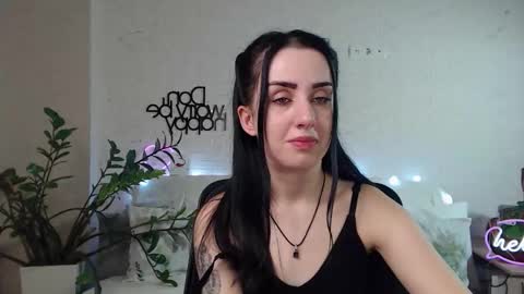 Snapshot of emilylayer chatting on 02-15-25, 08:54 Emyli online show from 02-15-25, 08:54