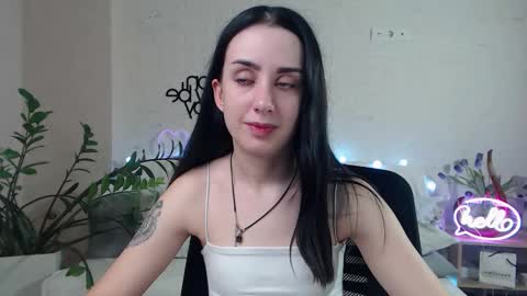 Snapshot of emilylayer chatting on 02-17-25, 12:32 Emyli online show from 02-17-25, 12:32