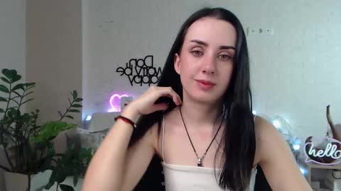 Snapshot of emilylayer chatting on 02-21-25, 09:11 Emyli online show from 02-21-25, 09:11
